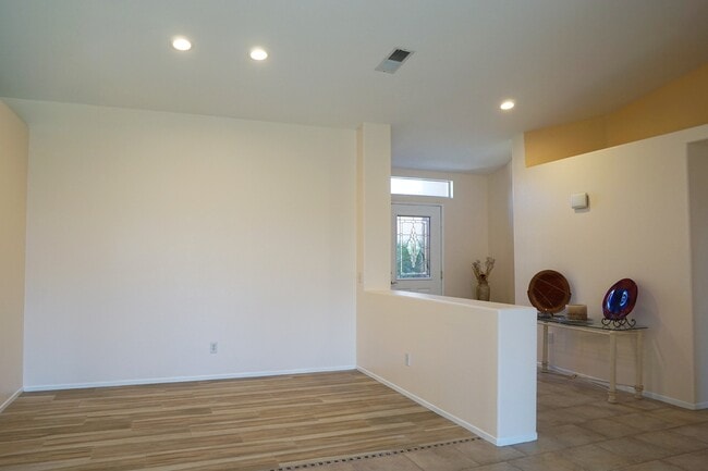 Building Photo - 81367 Avenida Camelia