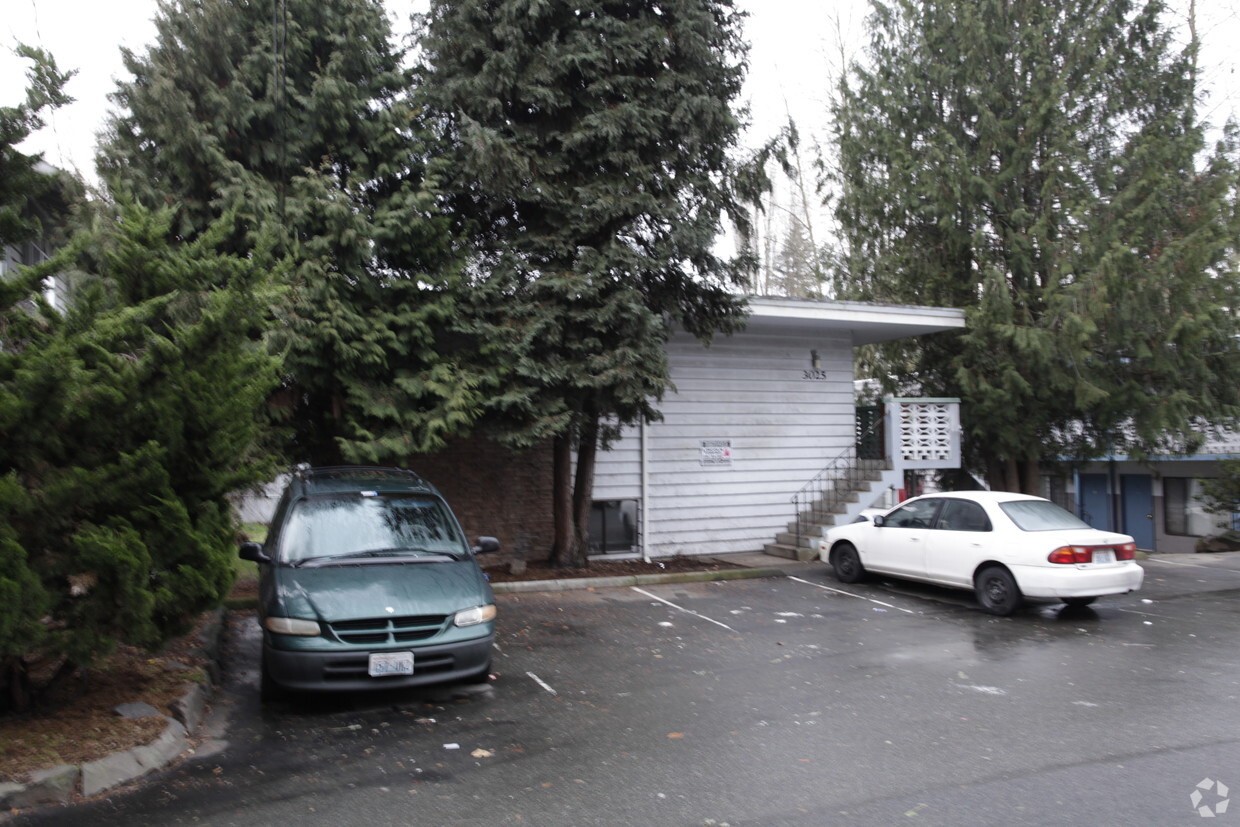 Building Photo - 3025 NE 143rd St