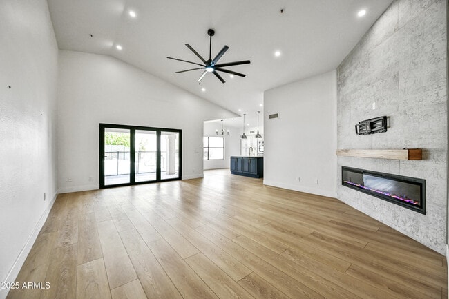 Foto del edificio - 12810 E Yucca St