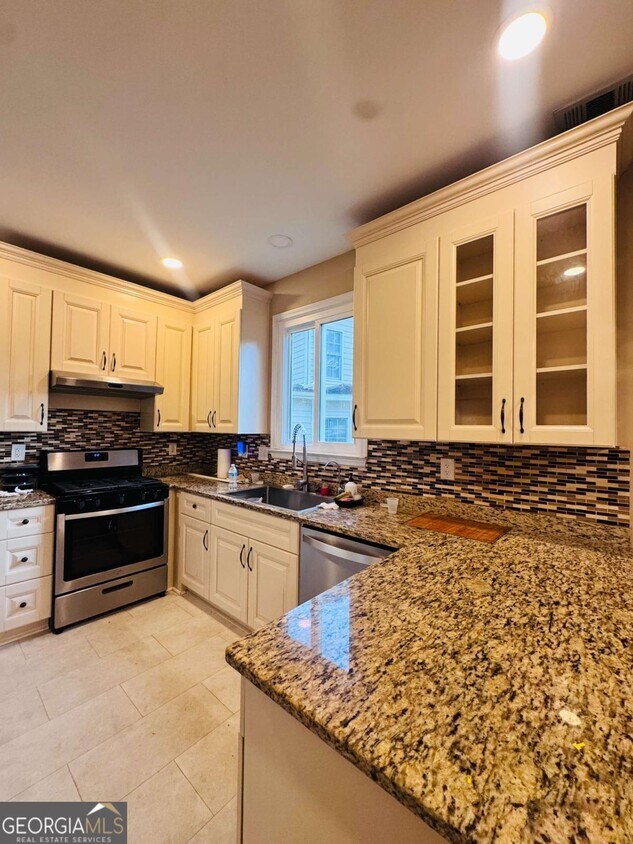 Building Photo - 2079 Planters Mill Ln