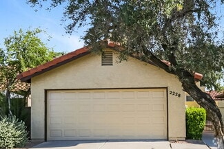 Building Photo - 2228 E Flossmoor Ave