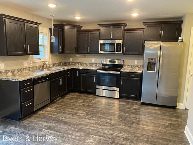 Foto del edificio - 3 br, 3 bath House - 522 Medallion Circle