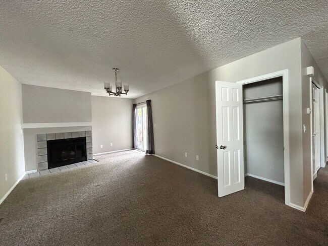 Building Photo - Spacious 3BR Duplex w/ Garage, Workshop, Large Backyard & Patio