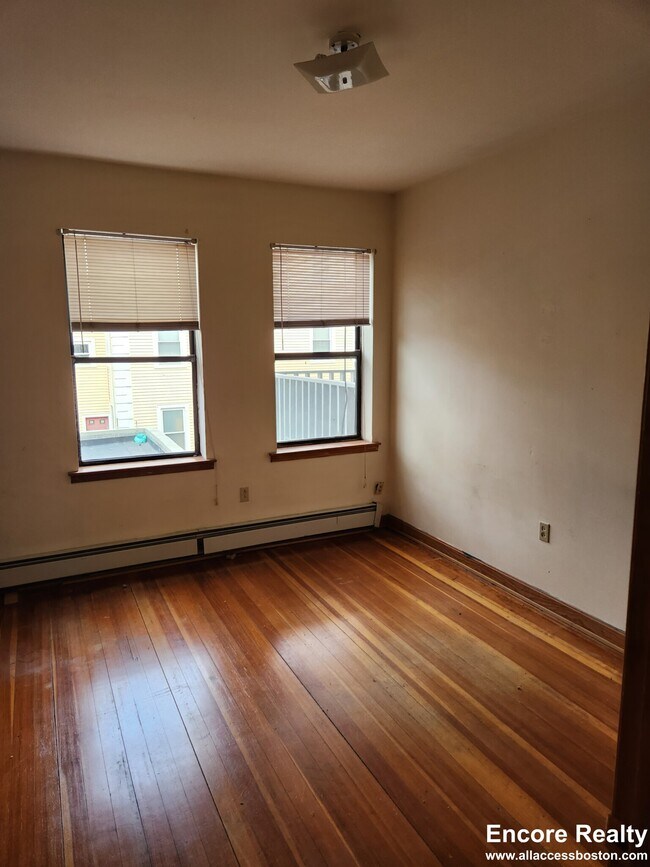 Foto del edificio - 369A Centre St