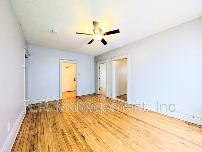 Foto del edificio - 61 Delos St W