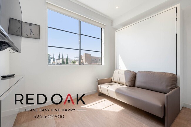 Foto del edificio - 11649 Mayfield Ave
