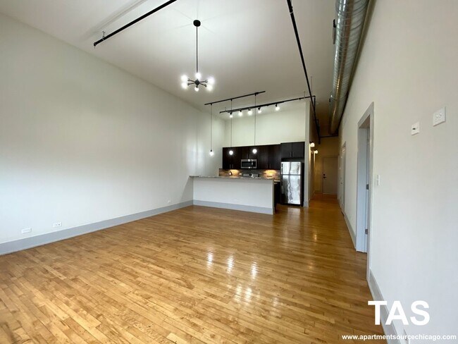 Building Photo - 1432 W 21st St