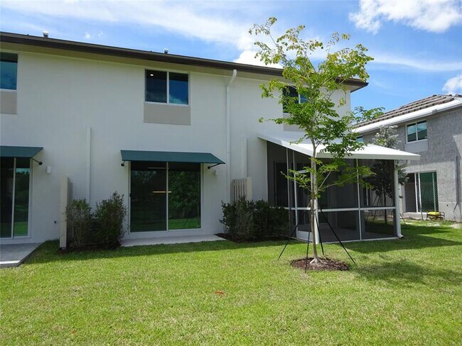 Foto del edificio - 4748 SW 63rd Terrace