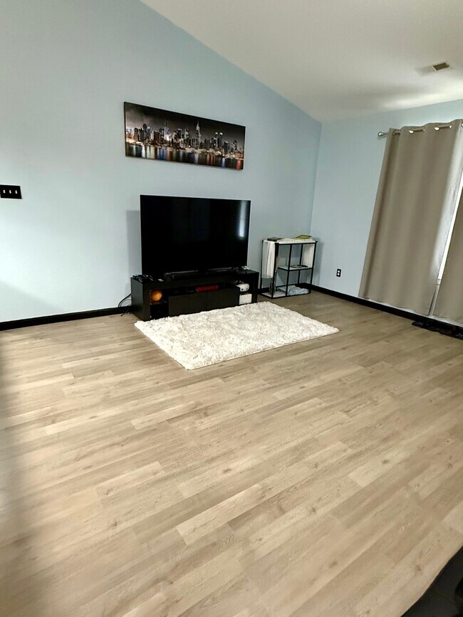 Foto del edificio - 4934 Teras Point Way