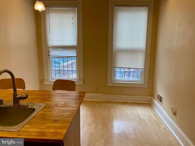 Foto del edificio - 1642 6th St NW