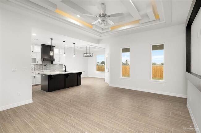 Building Photo - 2609 Sunrise Ln