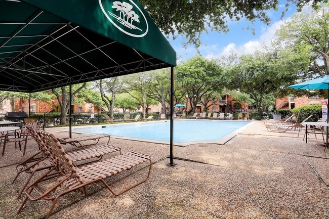 Foto del edificio - 2255 Braeswood Park Dr