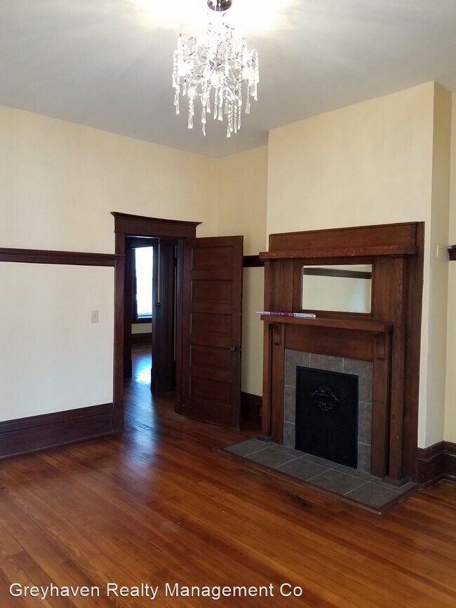 Building Photo - 2 br, 1 bath House - 1115 East 8th Street