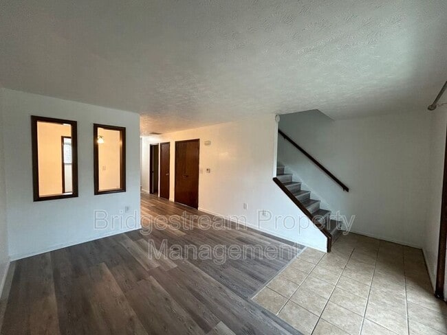 Building Photo - 7732 Betsy Ross Cir