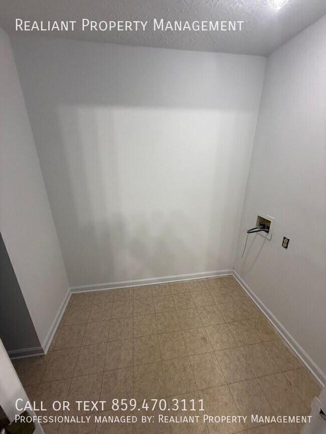 Foto del edificio - 2824 Ryan Cir