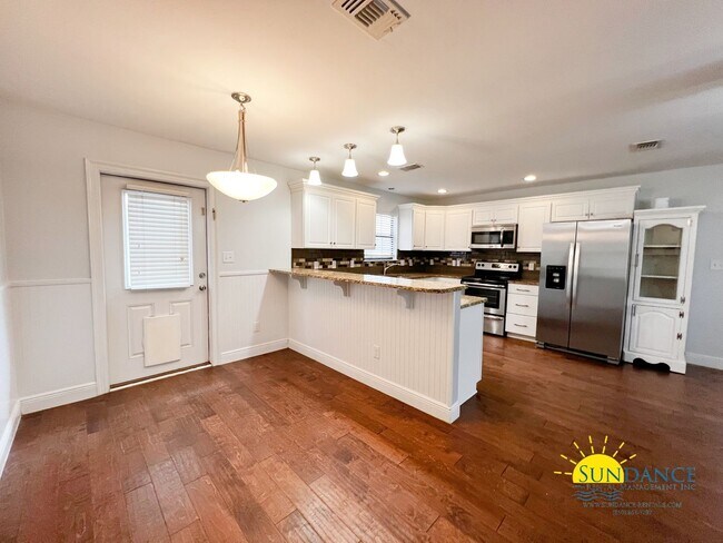 Foto del edificio - Stunning 3 Bedroom Home in Shalimar!