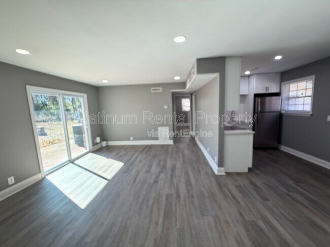 Foto del edificio - 1492 Waverly Way