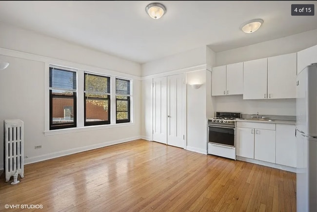 Foto del edificio - 820 W Waveland Ave