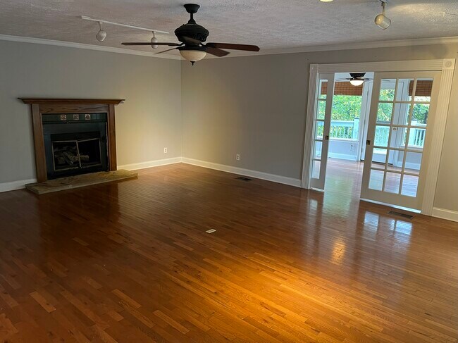 Building Photo - 254 Ridgecrest Dr