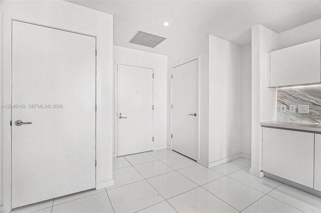 Foto del edificio - 851 NE 1st Ave