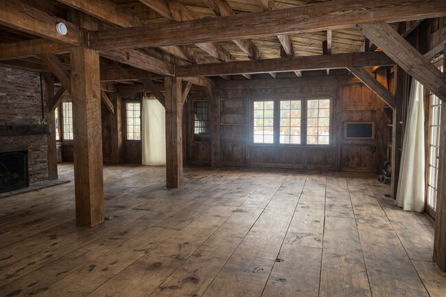 Foto del edificio - 45 Hoppen Rd