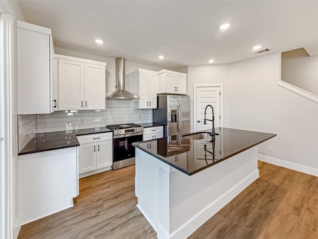 Building Photo - 5601 Mobeetie Lp