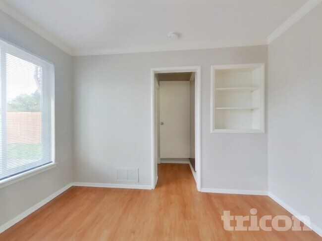 Building Photo - 7420 East Pkwy