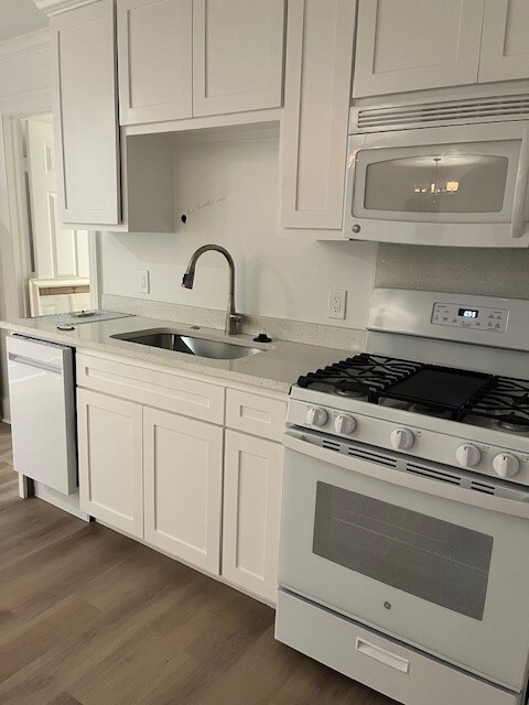 New Kitchen, Stove, Dishwasher, Sink, Cabinets - 4 Shadywood Pl