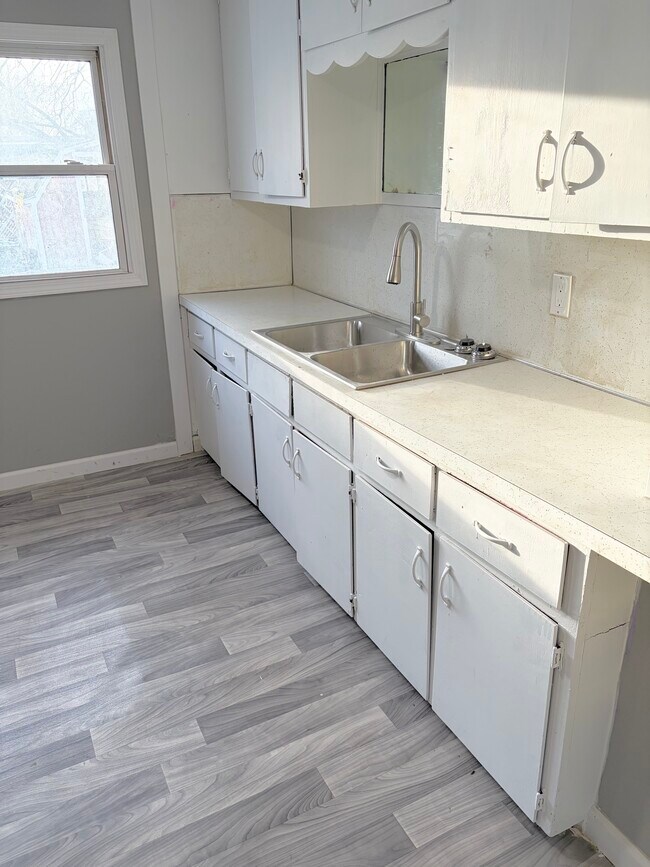 Foto del edificio - Luxury Renovated 3-Bedroom Home with Large Yard