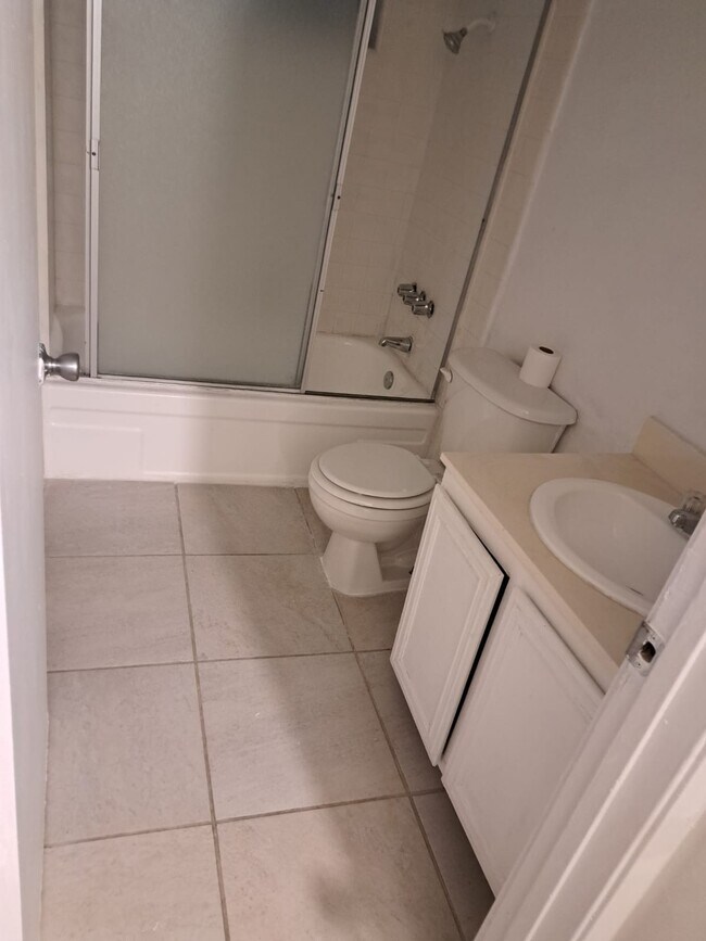 BATHROOM - 3441 20th St