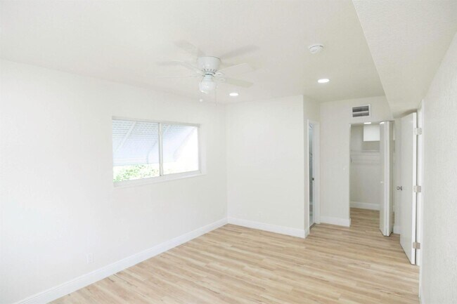 Foto del edificio - 924 NW 11th Ct