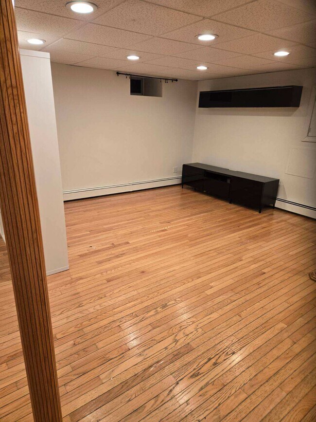 14 Gardner St Unit Studio apartment, Peabody, MA 01960 Apartments in