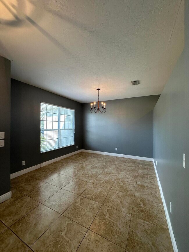 Building Photo - 4010 Caparosa Cir