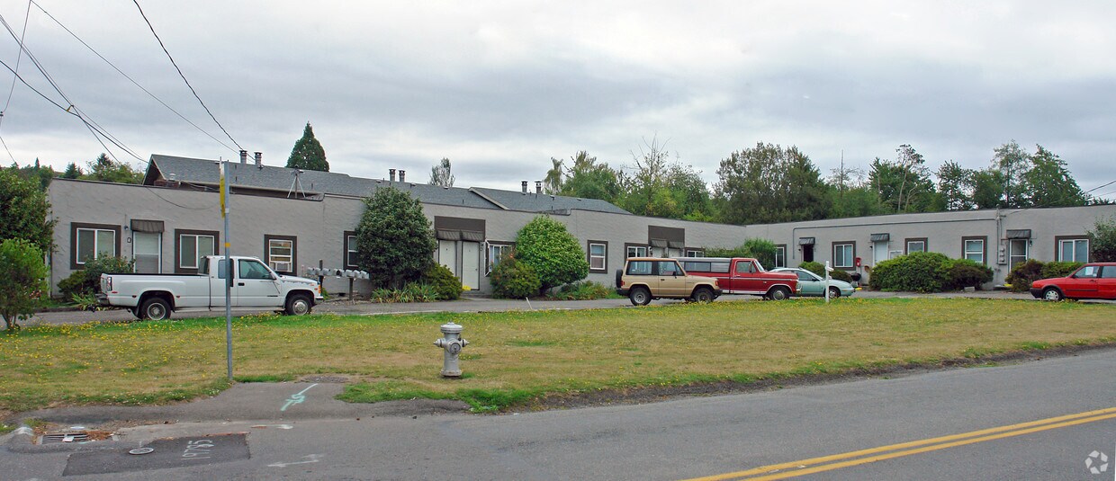 Primary Photo - 8440 6th Ave