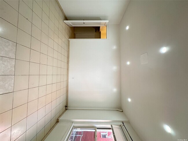 Foto del edificio - 21-17 21st St