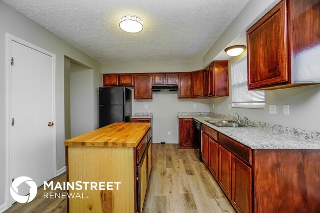 Building Photo - 458 Pruden Dr