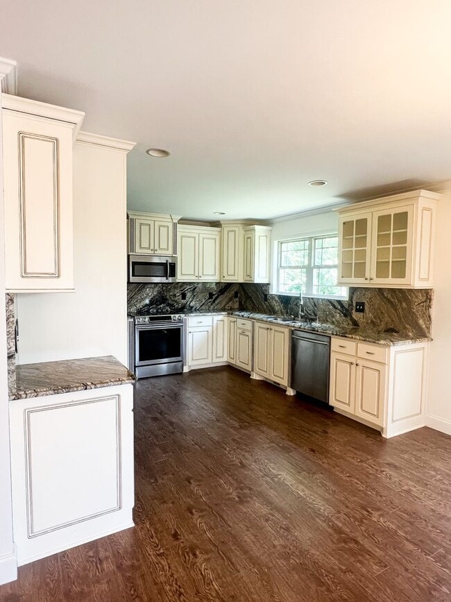 Building Photo - Single Family Home