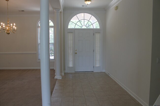 Building Photo - 3 Gables Ln