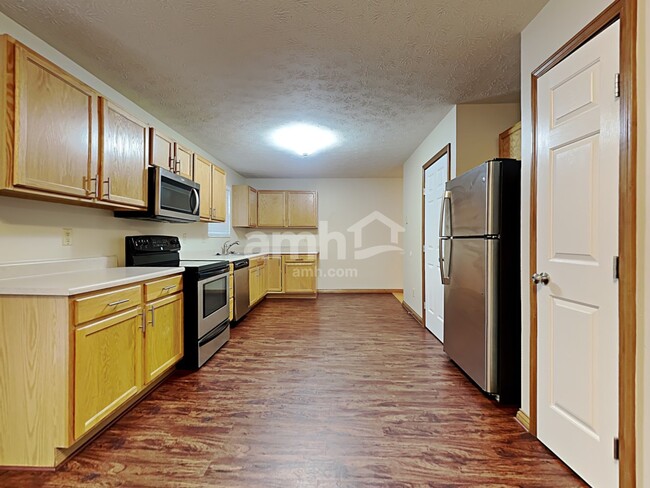 Building Photo - 2154 Canyon Ct