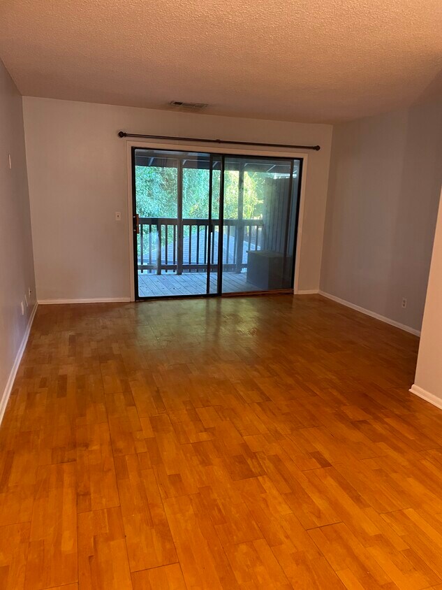 Foto principal - 1530 Fort Johnson Rd