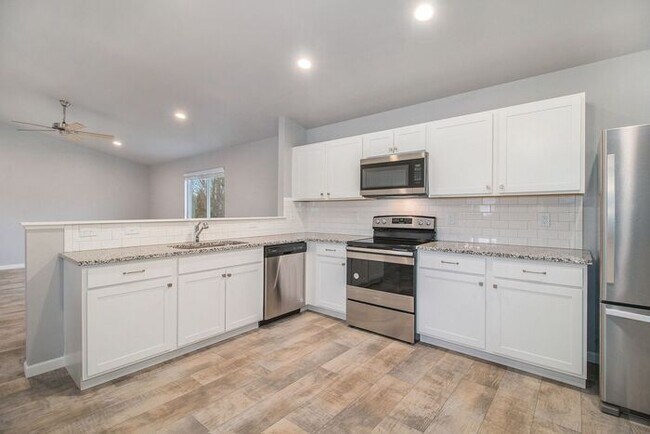Building Photo - 4461 Soya Ave