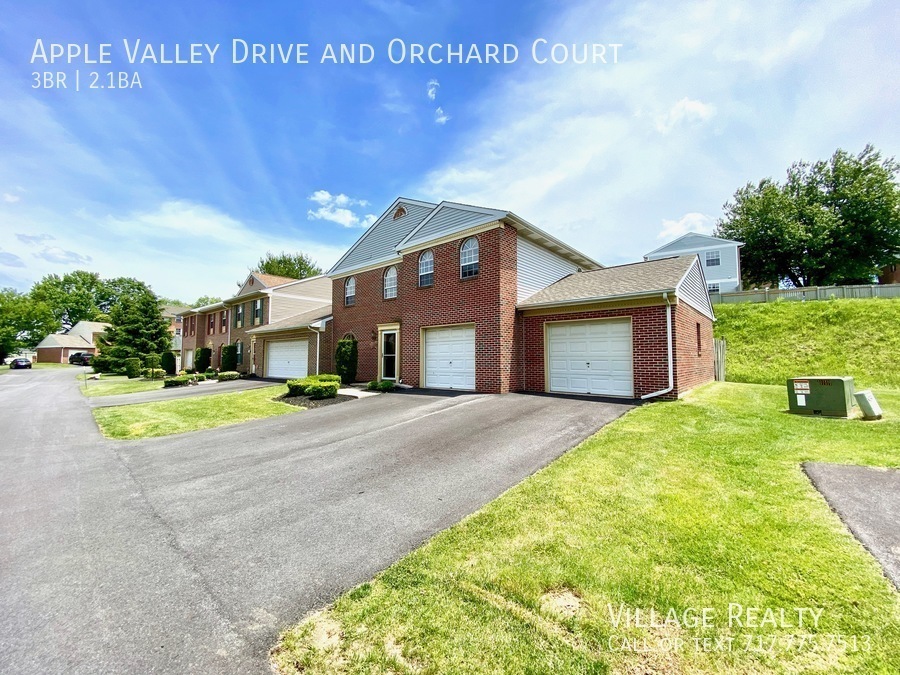 Primary Photo - ONE MONTH FREE RENT! Remodeled 3-bed townh...