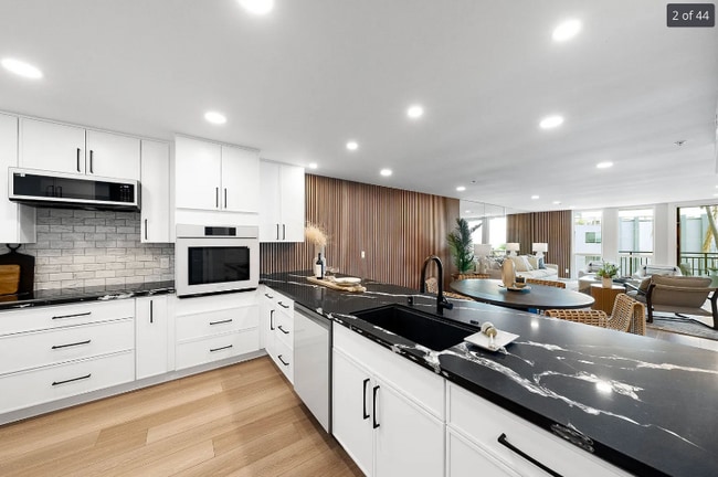 Foto del edificio - 2414 Front St