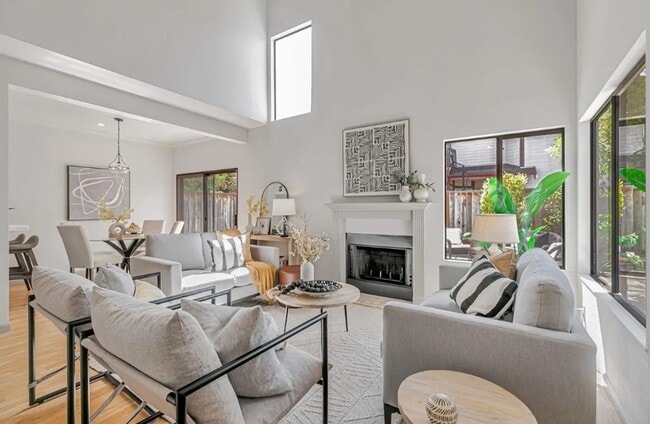 Building Photo - Newly Renovated 3 Bed / 3 Bath Home in Ardenwood – Top-Rated Schools!