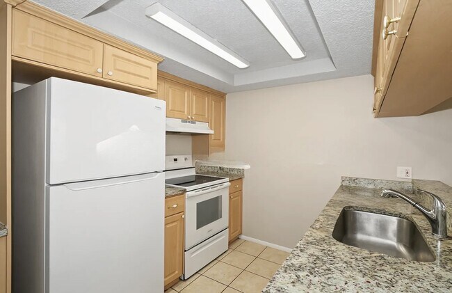Foto del edificio - 7713 Seashore Dr