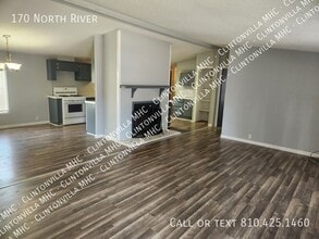 Building Photo - 170 N River Dr
