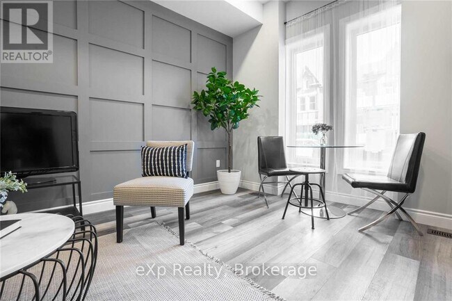 Photo du bâtiment - 55 Wellington St N