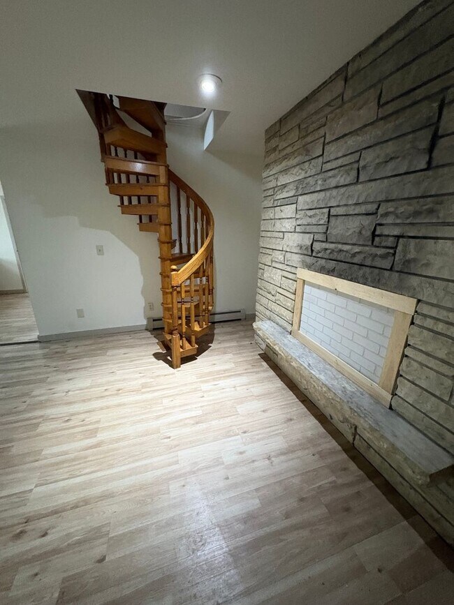 Foto del edificio - Renovated 2br Loft Apartment(Heat Included)