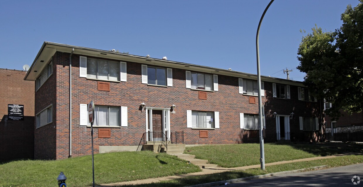 Primary Photo - 4724 Virginia Ave