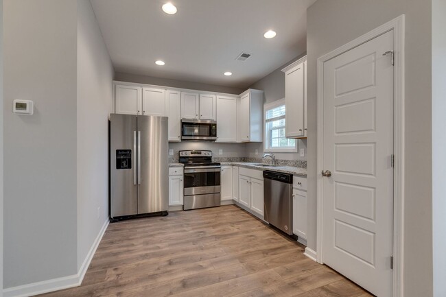 Building Photo - Stunning 4 / 3 Open Concept in DerryBerry ...